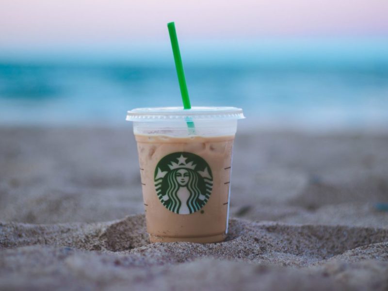 Starbucks pilots reusable cup program